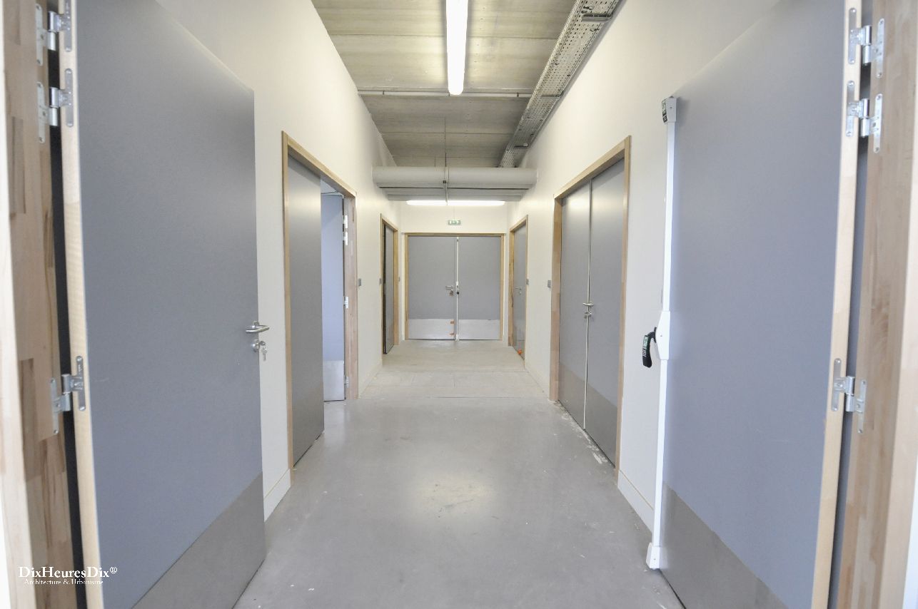 couloir donnant sur les différentes salles